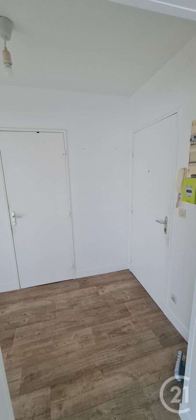 Appartement T2 à vendre - 2 pièces - 40.82 m2 - MONTMORENCY - 95 - ILE-DE-FRANCE - Century 21 Victoire Immobilier