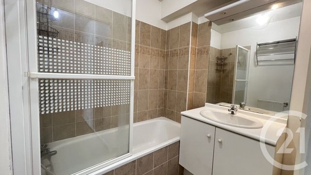 Appartement F4 à vendre - 4 pièces - 77.32 m2 - BUSSY ST GEORGES - 77 - ILE-DE-FRANCE - Century 21 Victoire Immobilier