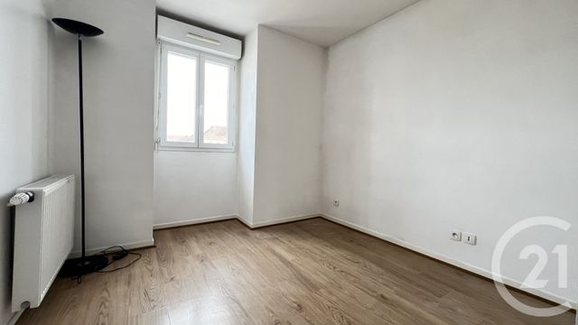 Appartement F4 à vendre - 4 pièces - 77.32 m2 - BUSSY ST GEORGES - 77 - ILE-DE-FRANCE - Century 21 Victoire Immobilier