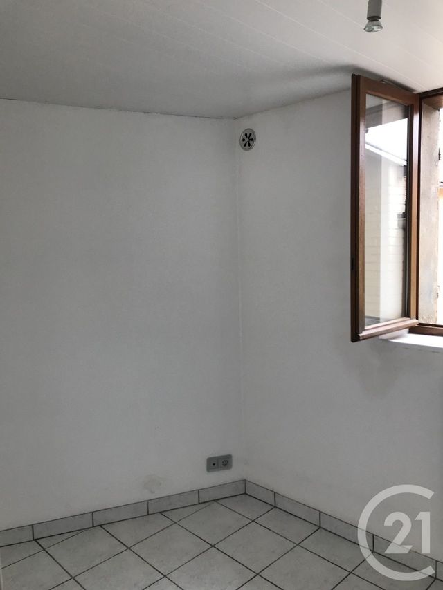Appartement F2 à louer - 3 pièces - 42.7 m2 - VAIRES SUR MARNE - 77 - ILE-DE-FRANCE - Century 21 Victoire Immobilier