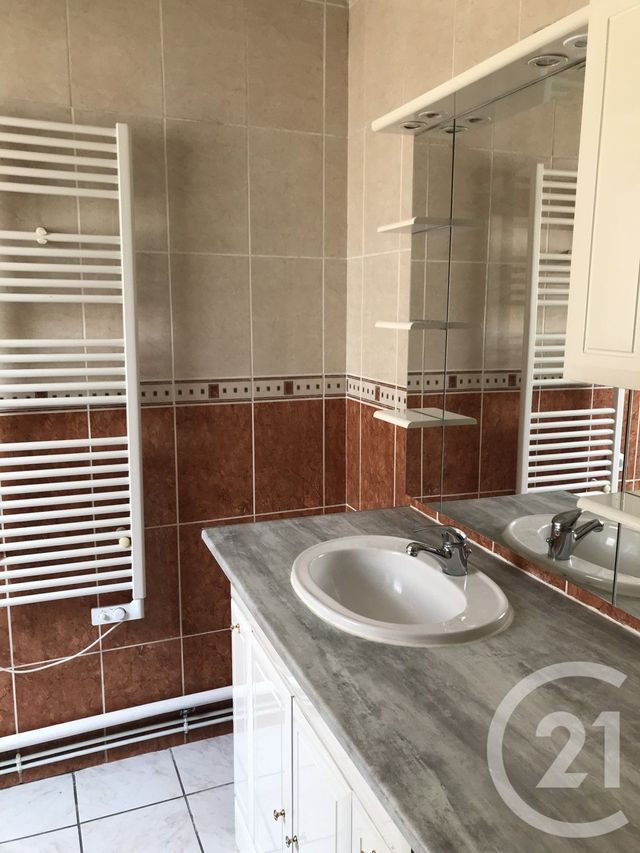 Appartement F2 à louer - 3 pièces - 42.7 m2 - VAIRES SUR MARNE - 77 - ILE-DE-FRANCE - Century 21 Victoire Immobilier