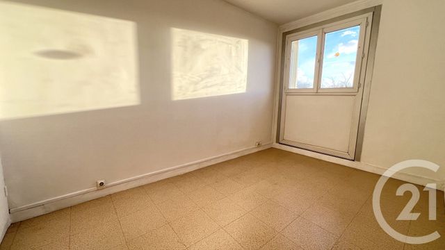 Appartement F2 à vendre - 2 pièces - 39.82 m2 - GAGNY - 93 - ILE-DE-FRANCE - Century 21 Victoire Immobilier