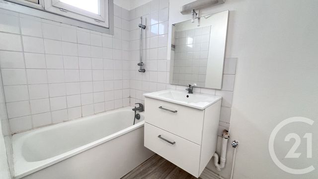 Appartement F2 à vendre - 2 pièces - 39.82 m2 - GAGNY - 93 - ILE-DE-FRANCE - Century 21 Victoire Immobilier