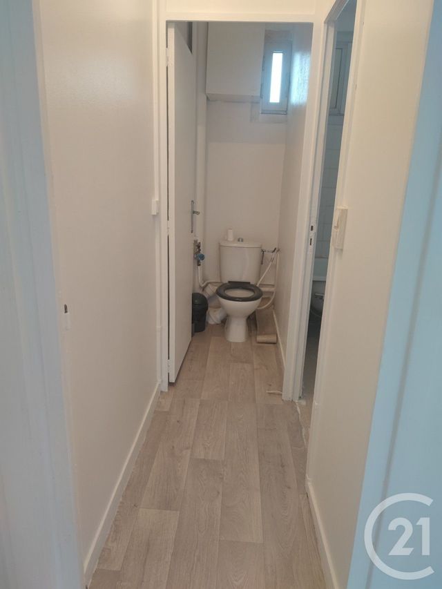 Appartement F2 à vendre - 2 pièces - 39.82 m2 - GAGNY - 93 - ILE-DE-FRANCE - Century 21 Victoire Immobilier