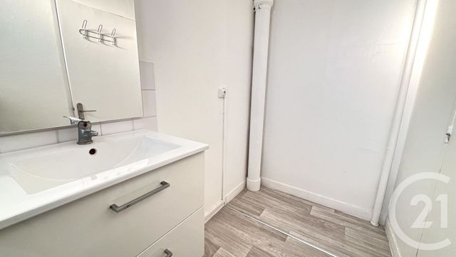 Appartement F2 à vendre - 2 pièces - 39.82 m2 - GAGNY - 93 - ILE-DE-FRANCE - Century 21 Victoire Immobilier