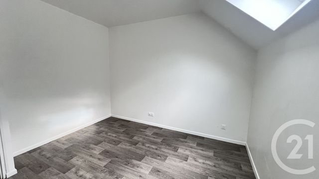 Appartement F3 à vendre - 3 pièces - 59.3 m2 - COULOMMIERS - 77 - ILE-DE-FRANCE - Century 21 Victoire Immobilier