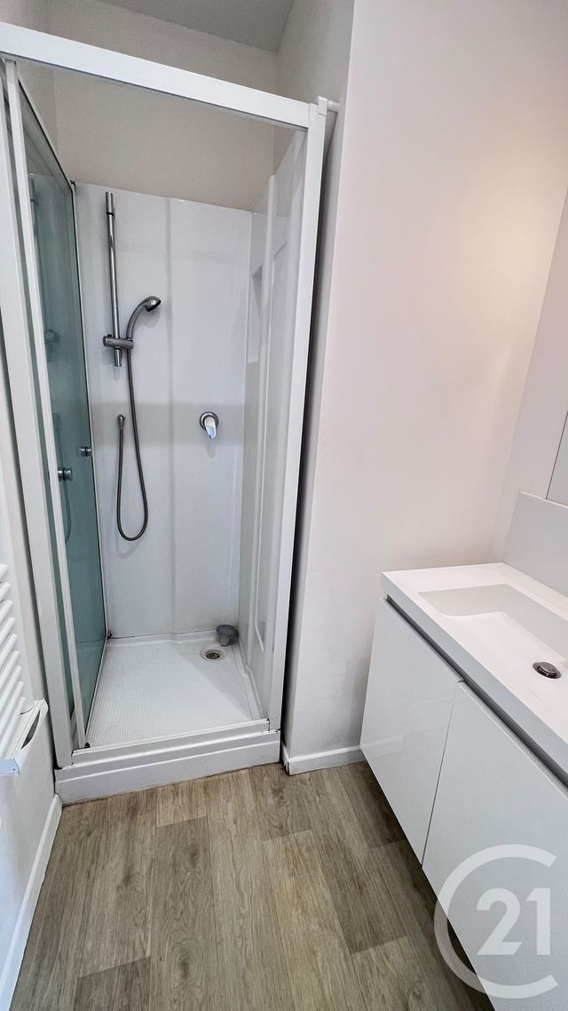 Appartement F2 à vendre - 2 pièces - 40.0 m2 - COULOMMIERS - 77 - ILE-DE-FRANCE - Century 21 Victoire Immobilier