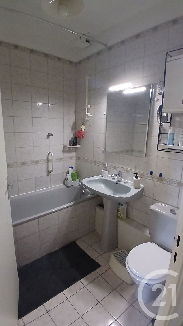 Appartement Duplex à louer - 4 pièces - 92.01 m2 - MEAUX - 77 - ILE-DE-FRANCE - Century 21 Victoire Immobilier
