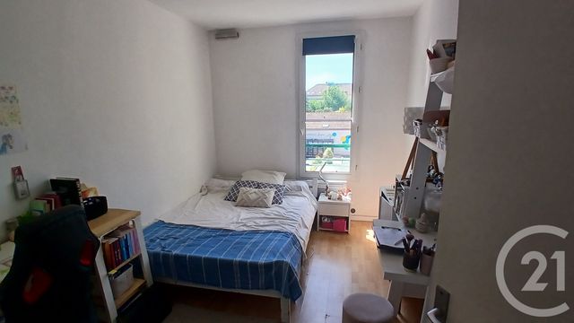 Appartement Duplex à louer - 4 pièces - 92.01 m2 - MEAUX - 77 - ILE-DE-FRANCE - Century 21 Victoire Immobilier