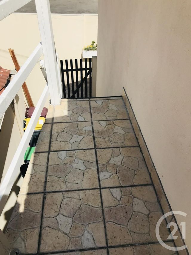 Appartement F2 à louer - 2 pièces - 43.03 m2 - VAIRES SUR MARNE - 77 - ILE-DE-FRANCE - Century 21 Victoire Immobilier