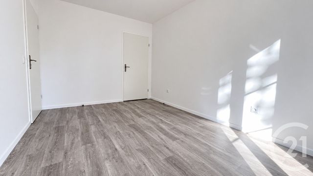 Appartement F2 à vendre - 2 pièces - 39.6 m2 - CHELLES - 77 - ILE-DE-FRANCE - Century 21 Victoire Immobilier